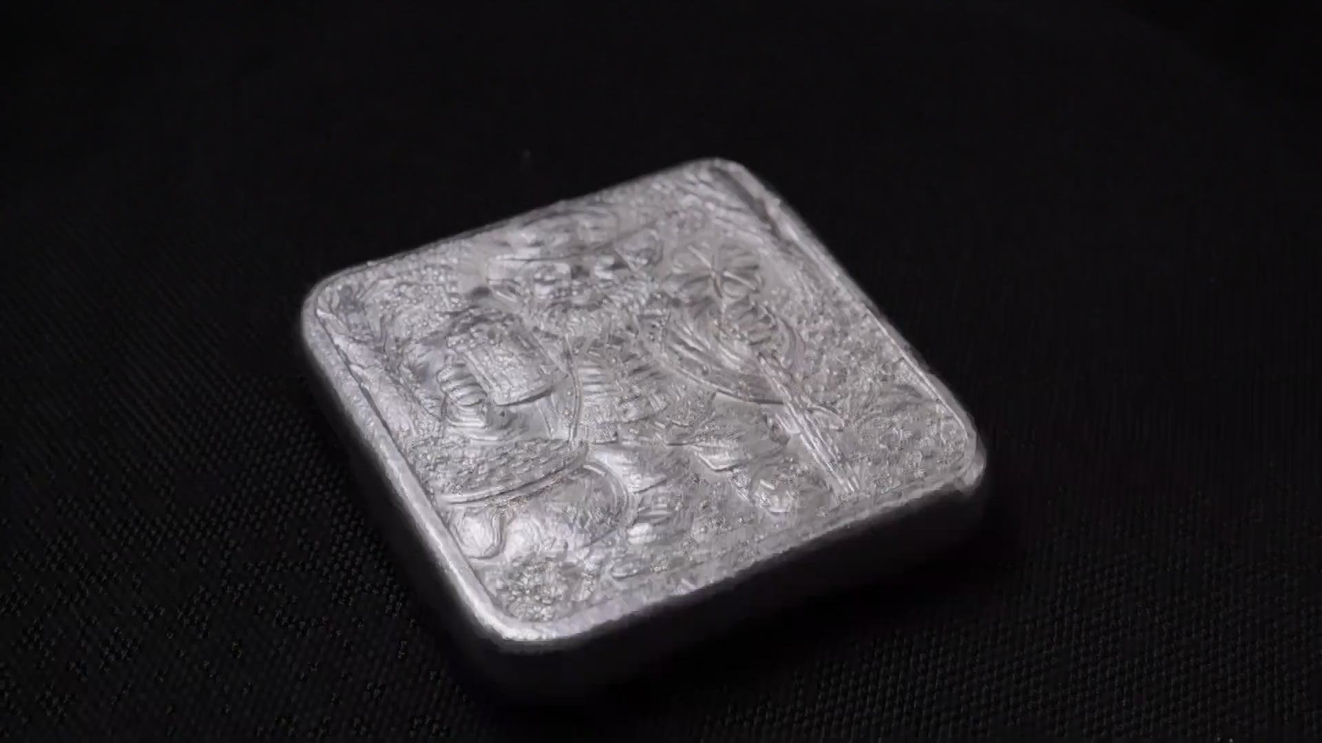 Clover & Coin - 360° Rotation Video
