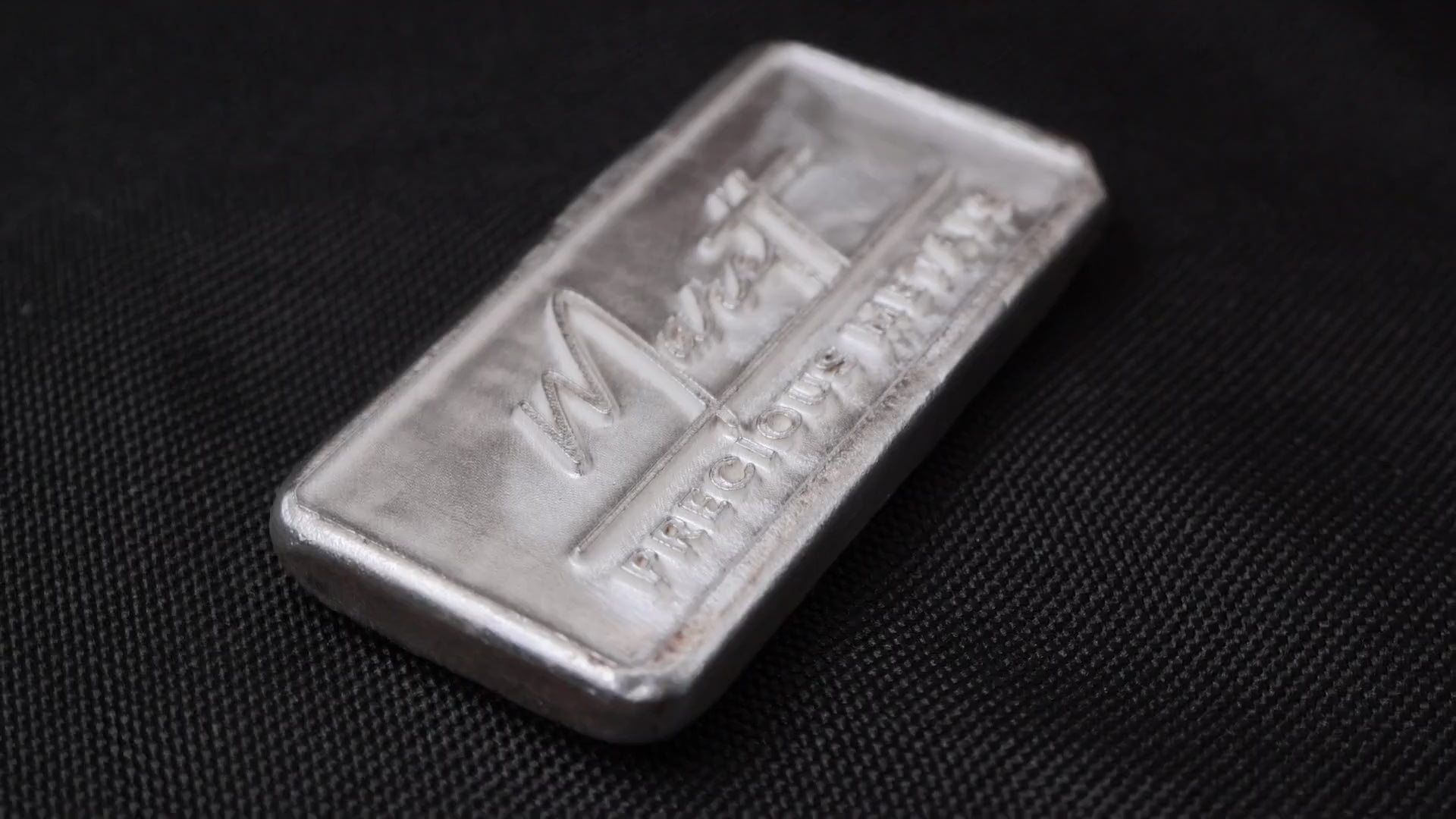 MPM Signature Bar - 360° Rotation Video